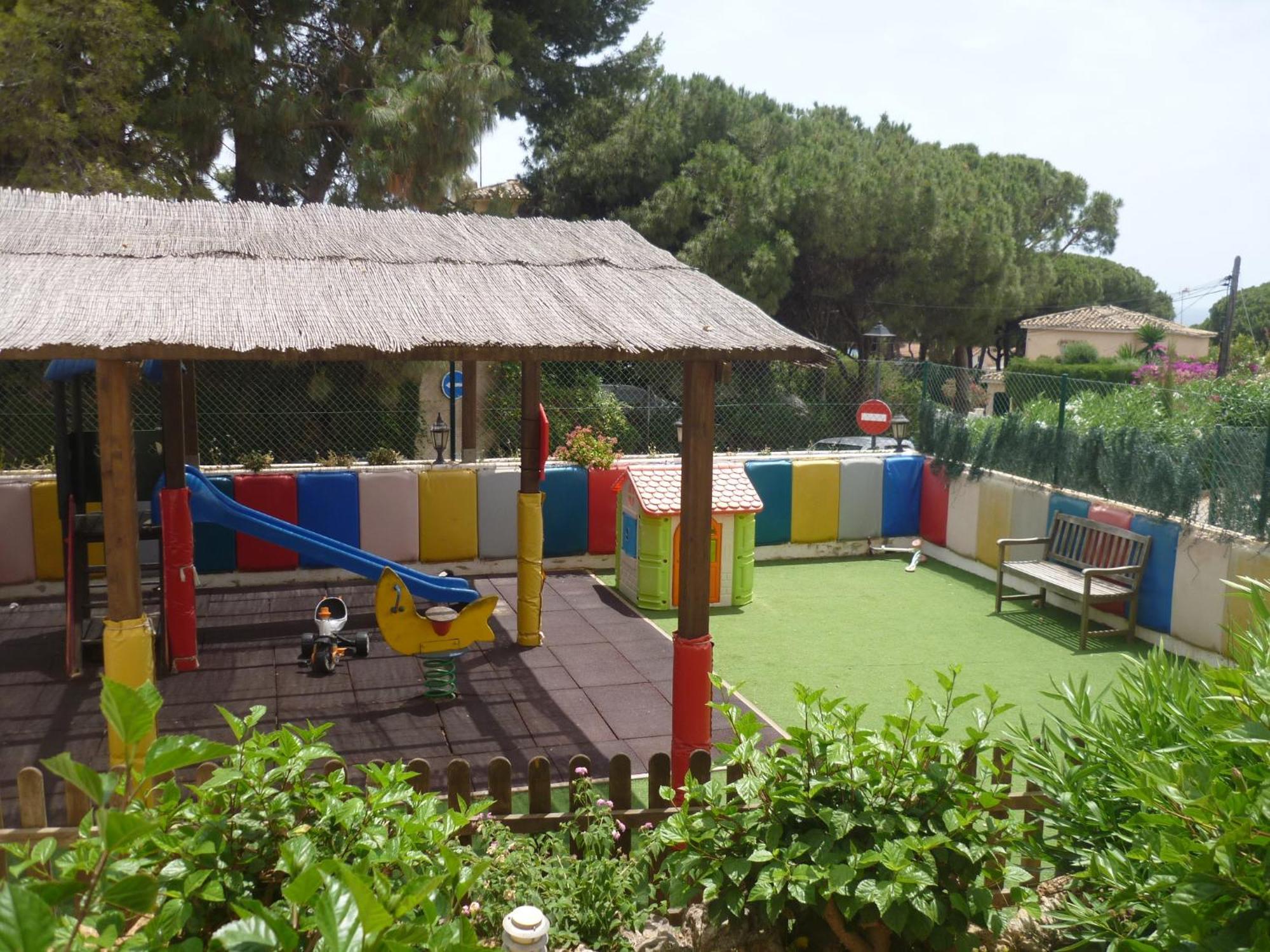 Club Calahonda Walking Distance To Apartamento